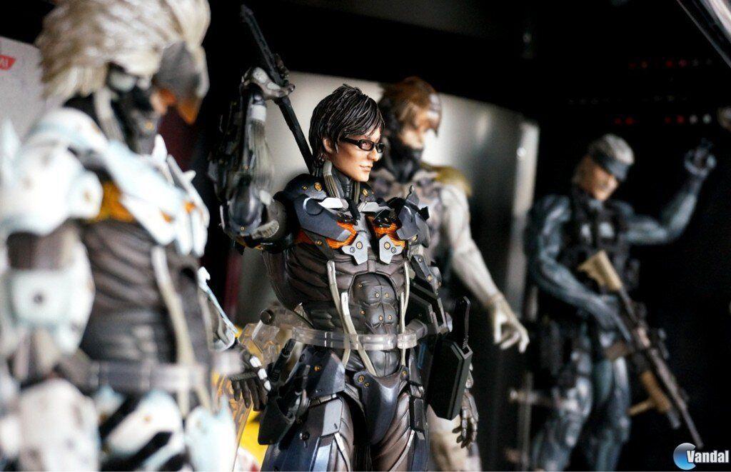 Square Enix regala a Hideo Kojima una figura especial de Raiden
