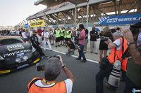 Los pilotos de GT Academy suben al podio en las 24 horas de Dub�i