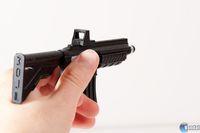 Un l�piz t�ctil con forma de rifle de asalto