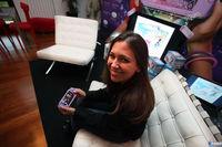 Disney y Sony presentan la PSP p�rpura con Hannah Montana: �Vive el espect�culo!