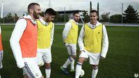Real Madrid's players show their skills in the style of FIFA 17