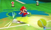 Mario muestra el saque en Mario Tennis