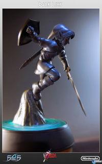 First4figures presenta la figura de Dark Link