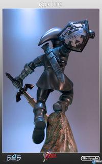 First4figures presenta la figura de Dark Link