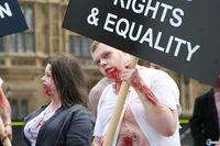 Capcom organiza una manifestaci�n de zombis ante el parlamento brit�nico