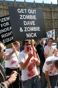 Capcom organiza una manifestaci�n de zombis ante el parlamento brit�nico