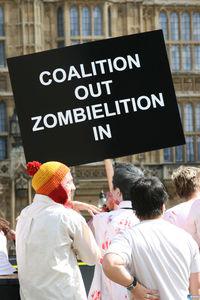 Capcom organiza una manifestaci�n de zombis ante el parlamento brit�nico
