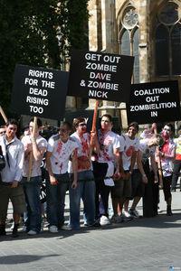 Capcom organiza una manifestaci�n de zombis ante el parlamento brit�nico