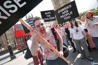 Capcom organiza una manifestaci�n de zombis ante el parlamento brit�nico