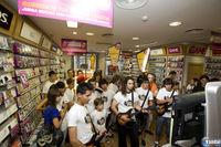 400 Personas tocan Guitar Hero 5 durante 24 horas en Espa�a
