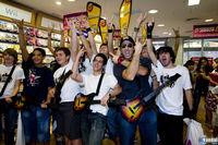 400 Personas tocan Guitar Hero 5 durante 24 horas en Espa�a