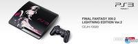 Se muestra una PlayStation 3 decorada con motivo de Final Fantasy XIII-2