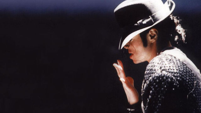 Vuvuzelas contra los piratas de Michael Jackson: The Experience