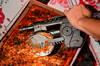 Noticia Es el objeto para coleccionistas de Gears of War m�s extra�o y se agot� en horas: un Lancer cortapizzas